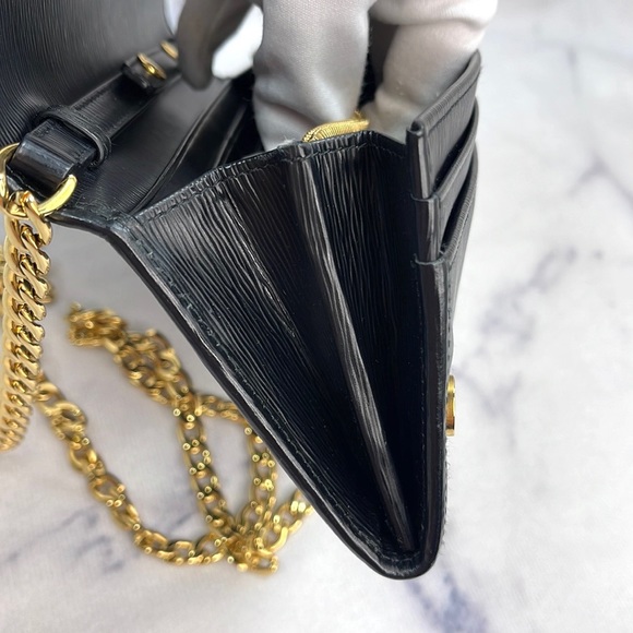 PRADA Wallet On Chain - Picture 10 of 17